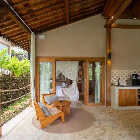 Tebola Village Resort Sidemen