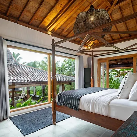 Tebola Village Resort Sidemen