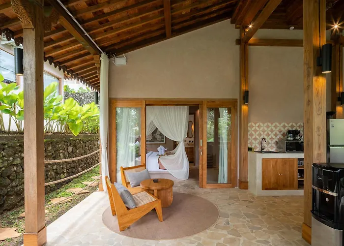 Tebola Village 4*