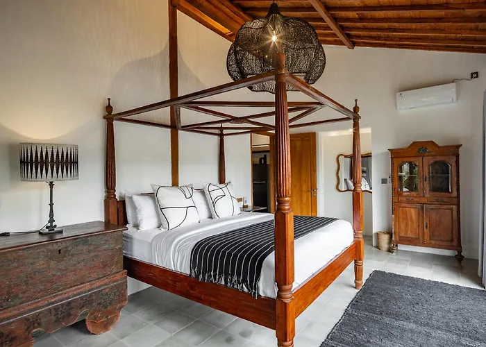 Tebola Village 4*